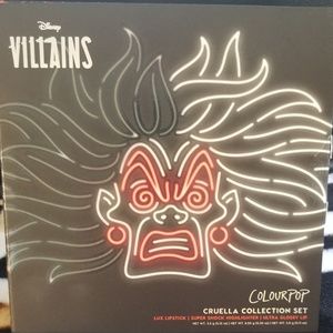 Cruella shimmer powder and Red Lippie